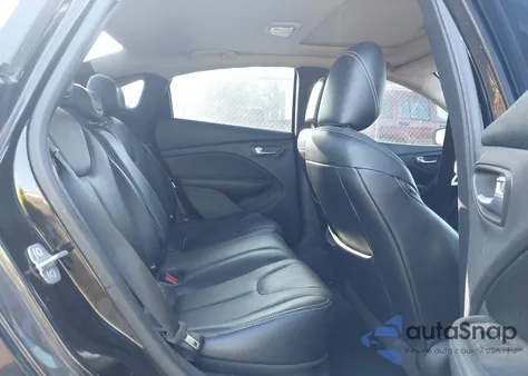 2014 Dodge Dart Limited из США, поврежденный, VIN 1C3CDFCB0ED723627